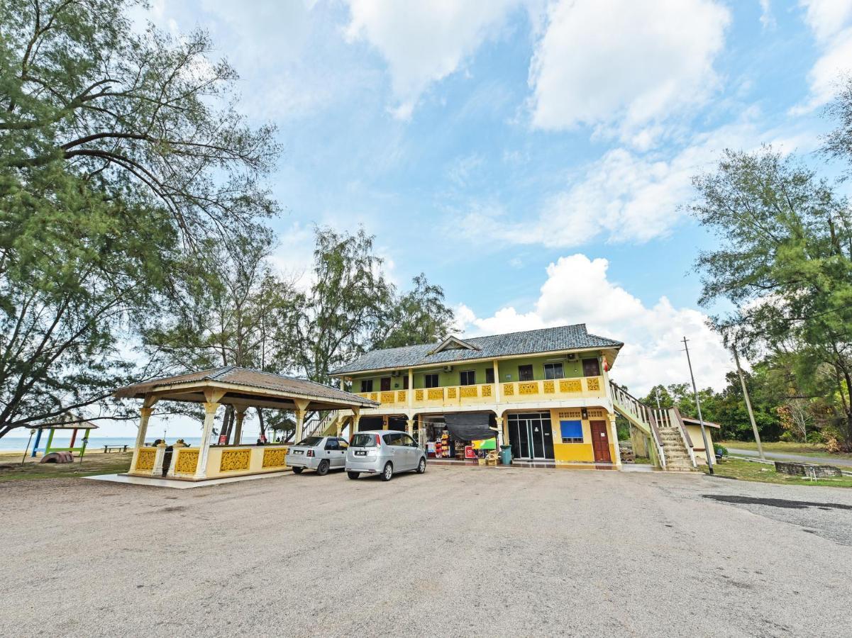 Oyo 90315 Chalet Pantai Rantau Panjang Kuala Rompin Exteriér fotografie
